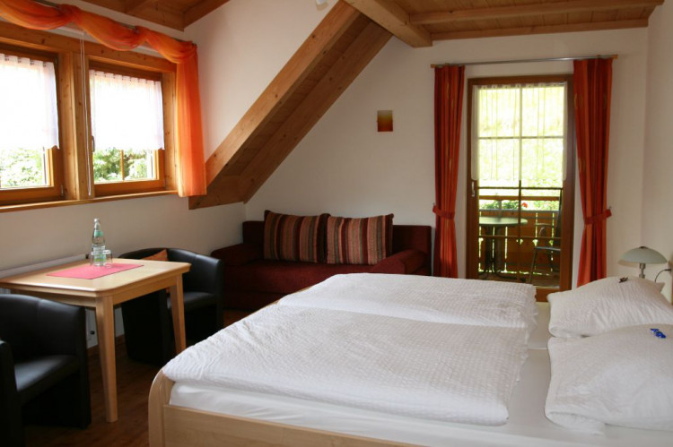 Doppelzimmer mit Balkon